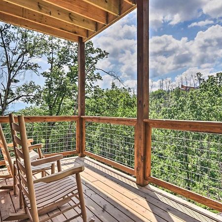 Modern Cabin With Hot Tub And Game Room In Gatlinburg! Exterior foto